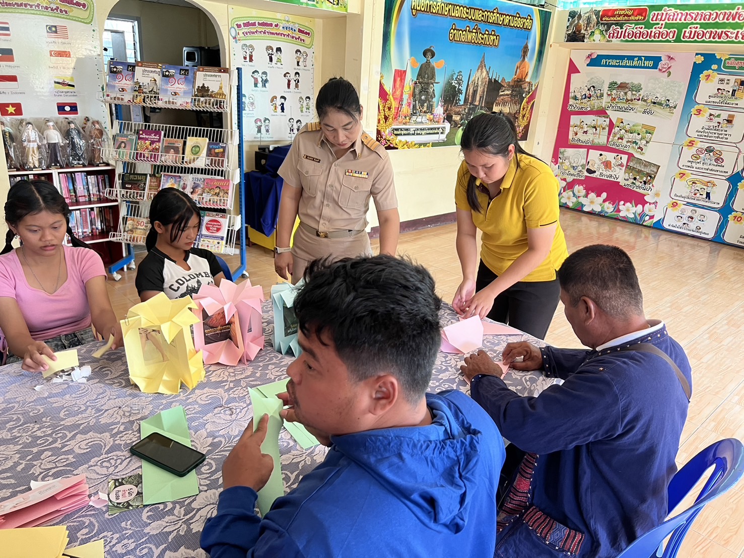 โครงการอบรมอาสาสมัครจัดทำสื่อส่งเสริมการอ่าน